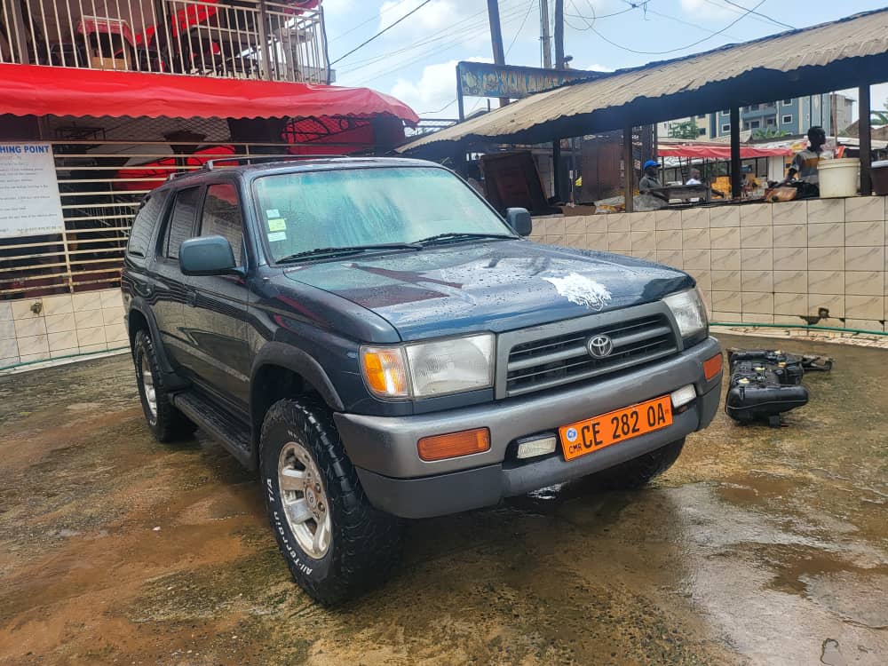 Location Mercedes-Benz Classe E à Kribi